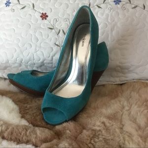 Style & Co teal heels. Leather upper.